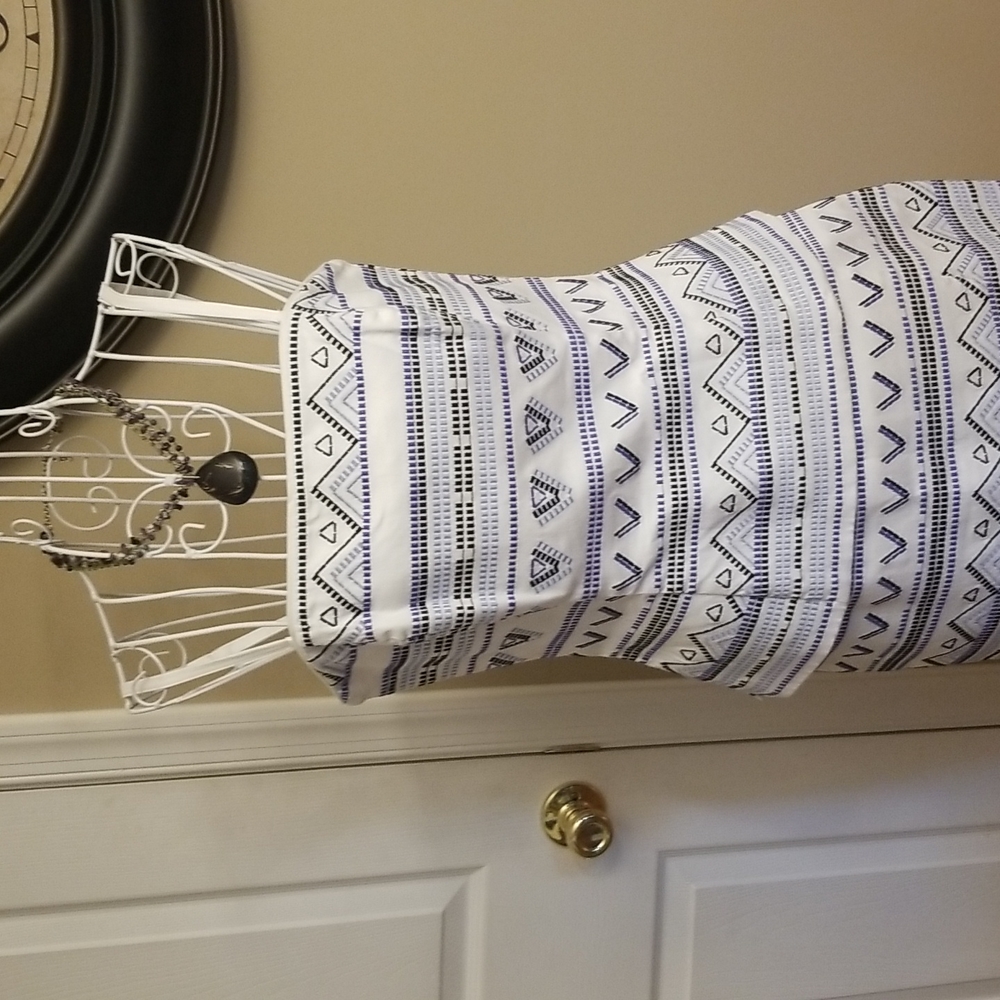 White House Black Market top and skirt - Picture 2 of 15